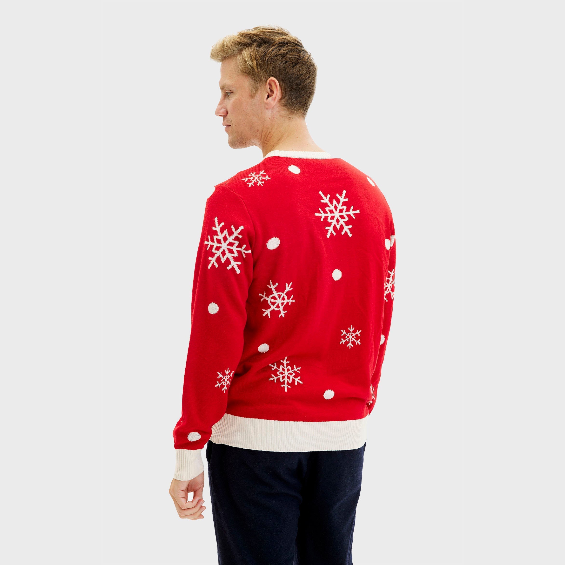 Roter Weihnachtspullover Herren mit weißen Schneeflocken und Rentiermotiv, weihnachtspullover herren, weihnachtspyjama herren.